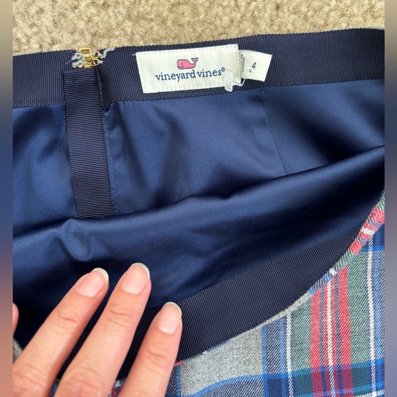Vineyard Vines Plaid Mini Skirt Gray Red Navy Green Plaid Size 4 Wool Blend - Picture 2 of 8
